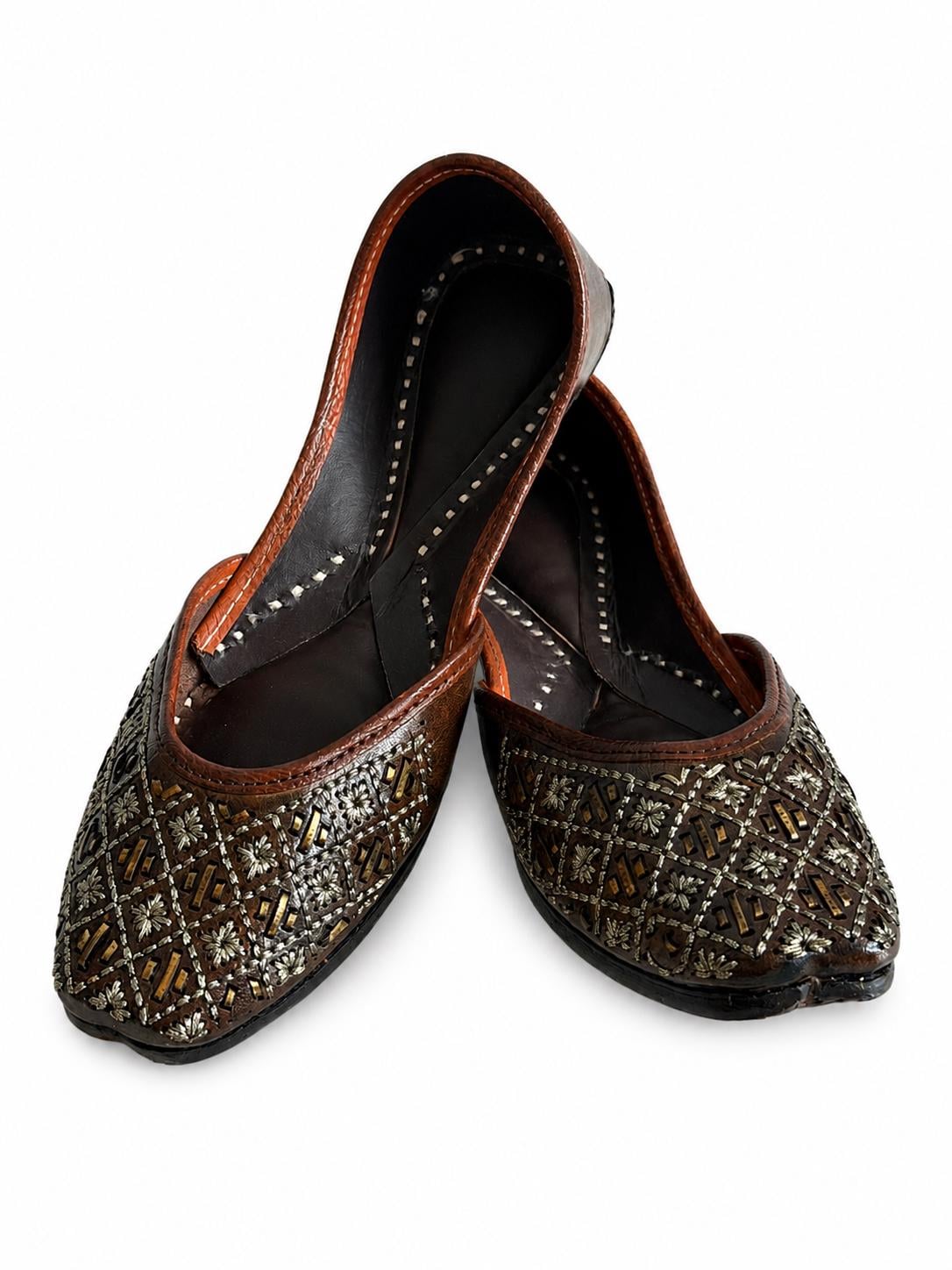 Brown Leather Punjabi Jutti for Women | Handcrafted Geometric Floral Mojari Flats