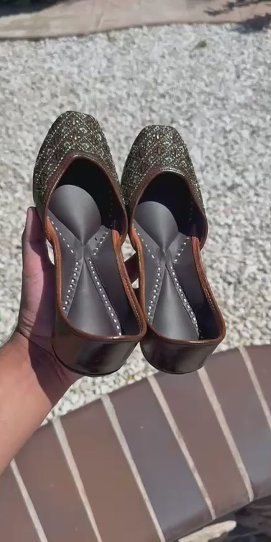 Brown Leather Punjabi Jutti for Women | Handcrafted Geometric Floral Mojari Flats