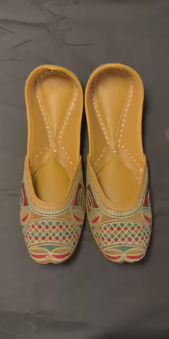 Handcrafted Multicolor Punjabi Jutti for Women